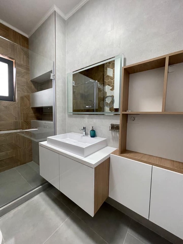 Mobilier de baie la comandă executat de Mobila VD în Oradea, lucrarea 7